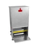 TREADLE FEEDERS FOR POULTRY